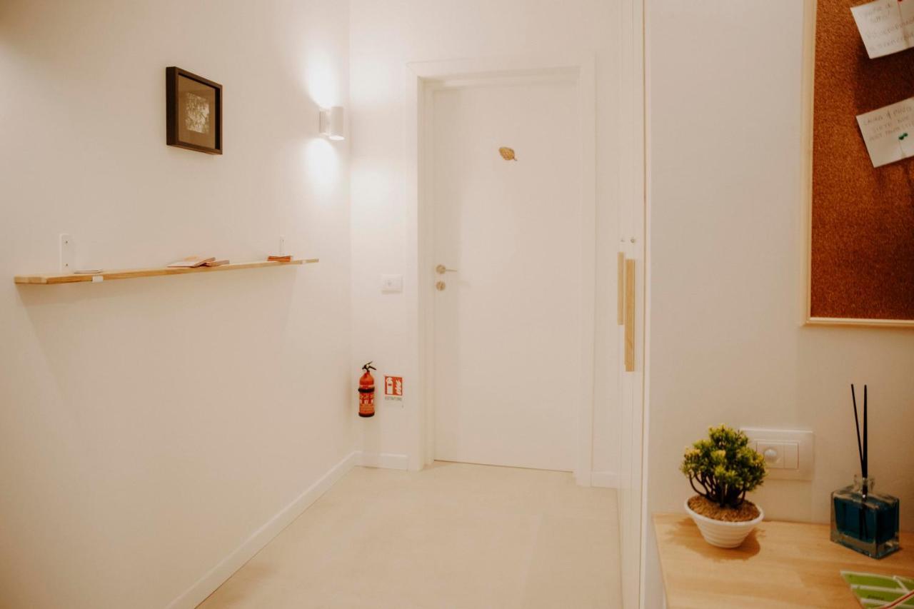 Petrarca17 Guest House A Due Passi Dal Mare テッラチーナ エクステリア 写真
