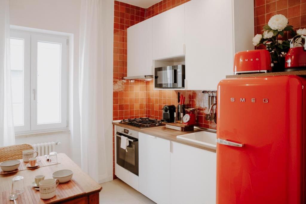 Petrarca17 Guest House A Due Passi Dal Mare テッラチーナ エクステリア 写真