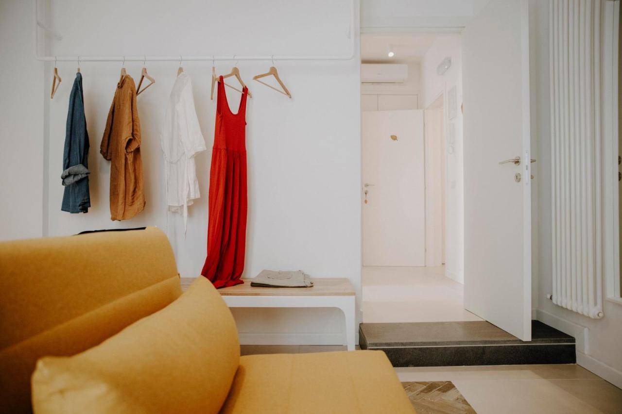 Petrarca17 Guest House A Due Passi Dal Mare テッラチーナ エクステリア 写真
