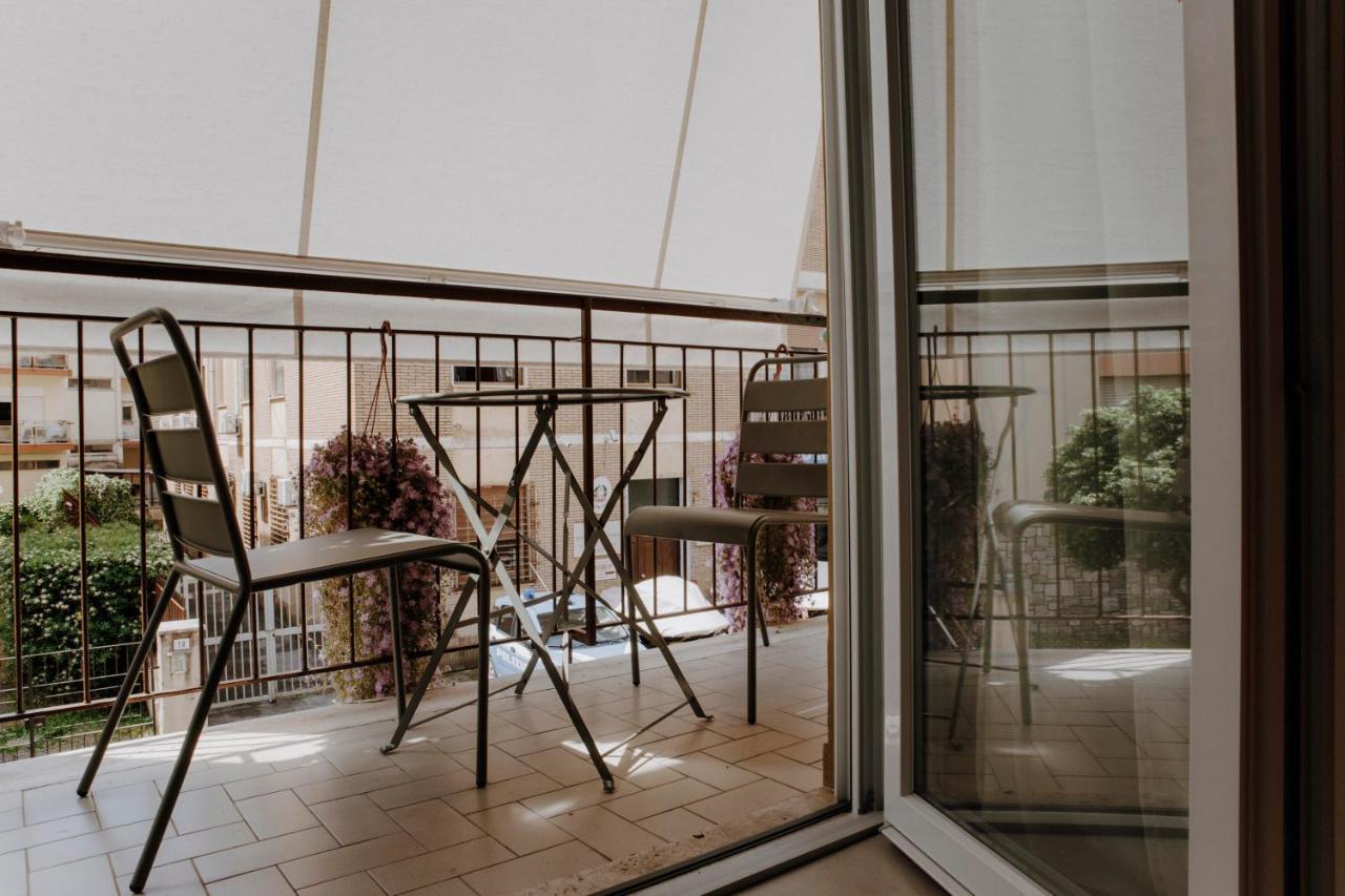 Petrarca17 Guest House A Due Passi Dal Mare テッラチーナ エクステリア 写真