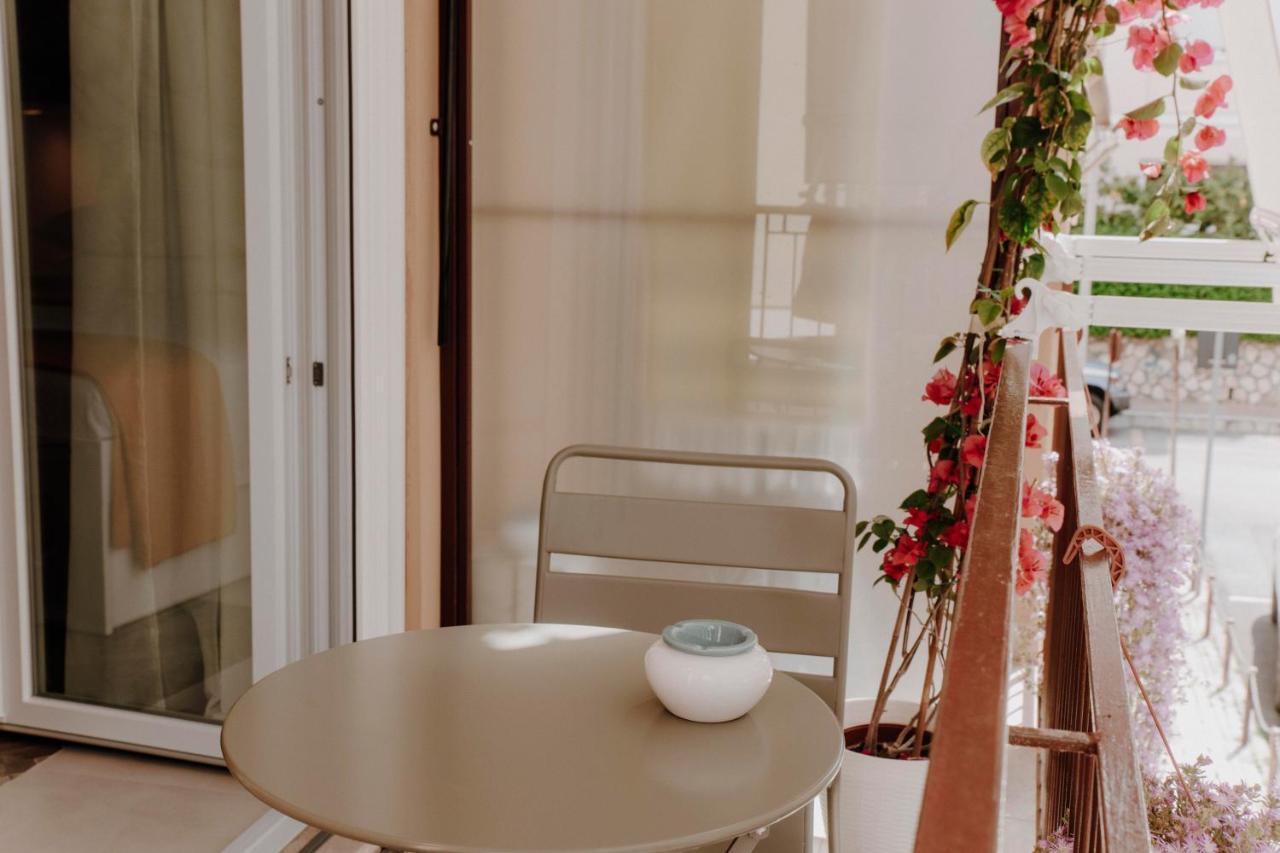Petrarca17 Guest House A Due Passi Dal Mare テッラチーナ エクステリア 写真